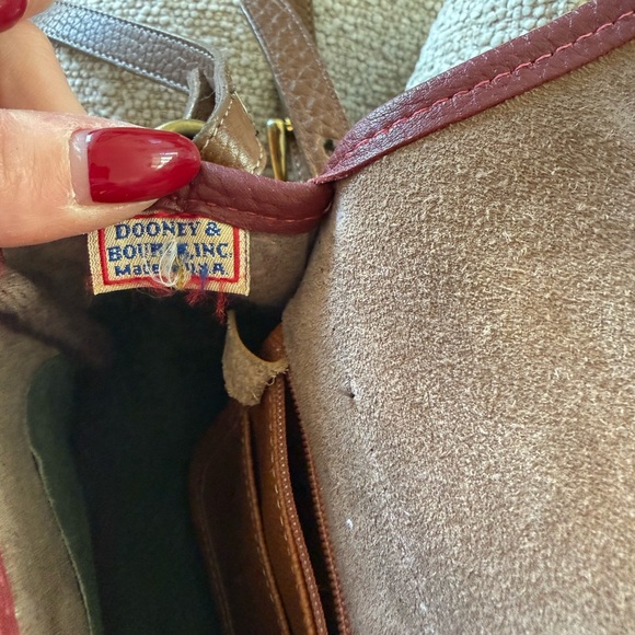 Vintage 90s Dooney and Bourke leather crossbody - Picture 7 of 10